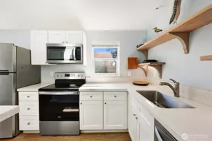 8333 27th Ave NW, Seattle, WA 98117 - Photo 21