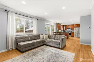 13721 SE 255th Pl, Kent, WA 98042 - Photo 17