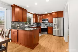 13721 SE 255th Pl, Kent, WA 98042 - Photo 11