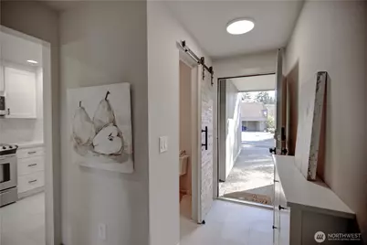 13896 NE 66th Street #586, Redmond, WA 98052 - Photo 3