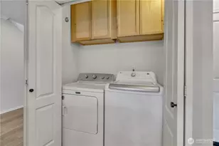 10030 Holly Dr, Everett, WA 98204 - Photo 17