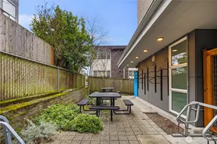 4046 8th Ave NE, Seattle, WA 98105 - Photo 9