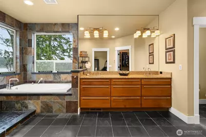 4827 Bayshore Lane NW, Olympia, WA 98502 - Photo 21