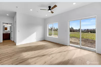 3 Anchor Way Loop #B, Cathlamet, WA 98612 - Photo 11