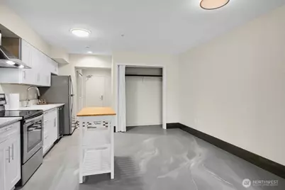1100 106th Avenue NE #801, Bellevue, WA 98004 - Photo 11
