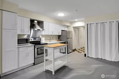 1100 106th Avenue NE #801, Bellevue, WA 98004 - Photo 9