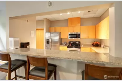 1100 106th Avenue NE #801, Bellevue, WA 98004 - Photo 23