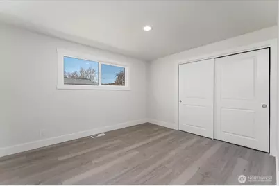 916 E Johnson Avenue, Chelan, WA 98816 - Photo 29