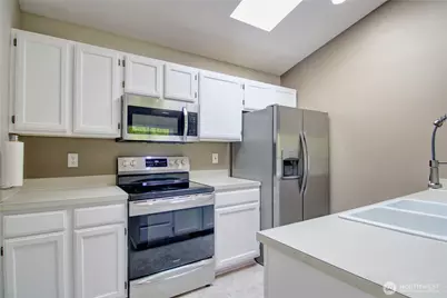 1320 E Fairhaven Avenue, Burlington, WA 98233 - Photo 5