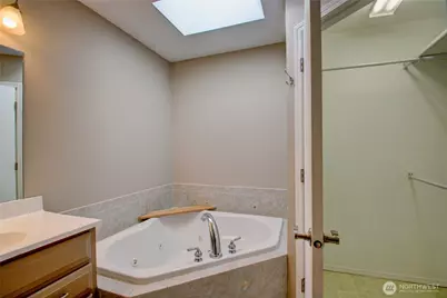 1320 E Fairhaven Avenue, Burlington, WA 98233 - Photo 13