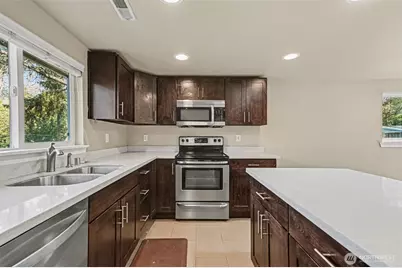 2327 NE 86th Street, Seattle, WA 98115 - Photo 9