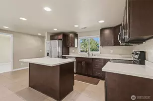 2327 NE 86th St, Seattle, WA 98115 - Photo 5