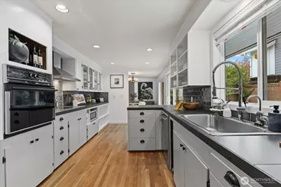 221 8th Avenue W, Kirkland, WA 98033 - Photo 9