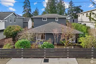 221 8th Ave W, Kirkland, WA 98033 - Photo 3