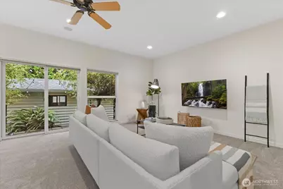 221 8th Avenue W, Kirkland, WA 98033 - Photo 13