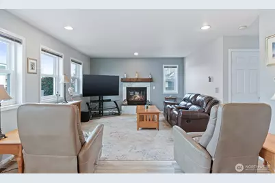 2412 16th Street, Anacortes, WA 98221 - Photo 9