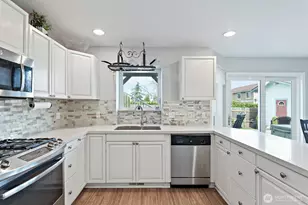 2412 16th St, Anacortes, WA 98221 - Photo 13