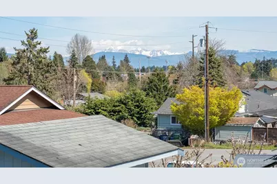 2412 16th Street, Anacortes, WA 98221 - Photo 3