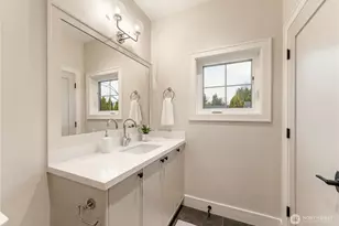 12811 SE 44th Pl, Bellevue, WA 98006 - Photo 29