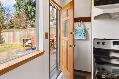 4225 46th Avenue S, Seattle, WA 98118 - Photo 13