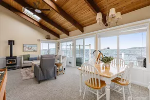 2185 Eastpoint Dr, Langley, WA 98260 - Photo 3