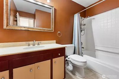 812 100th Avenue NE #202, Bellevue, WA 98004 - Photo 9