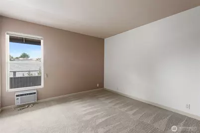 812 100th Avenue NE #202, Bellevue, WA 98004 - Photo 7