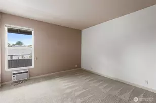 812 100th Ave NE, Bellevue, WA 98004 - Photo 7