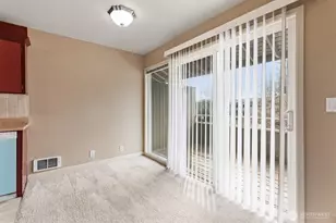 812 100th Ave NE, Bellevue, WA 98004 - Photo 5