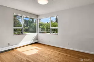 4719 NE Park Pl, Seattle, WA 98115 - Photo 9