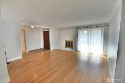 215 163rd Place SE, Bellevue, WA 98008 - Photo 3