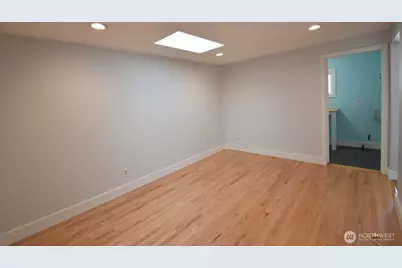 215 163rd Place SE, Bellevue, WA 98008 - Photo 9