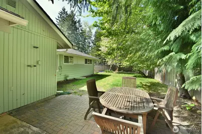 215 163rd Place SE, Bellevue, WA 98008 - Photo 19