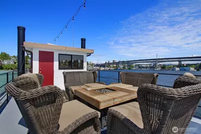 2401 N Northlake Way #B13, Seattle, WA 98103 - Photo 23