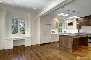 8975 NE 10th St, Bellevue, WA 98004 - Photo 5