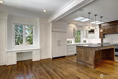 8975 NE 10th Street, Bellevue, WA 98004 - Photo 7