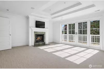 8975 NE 10th Street, Bellevue, WA 98004 - Photo 15