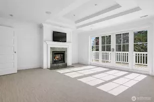 8975 NE 10th St, Bellevue, WA 98004 - Photo 15