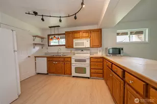 17835 SE Upland Dr, Yelm, WA 98597 - Photo 3