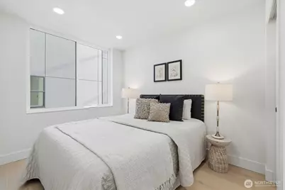 2010 Fairview Avenue E #B, Seattle, WA 98102 - Photo 23