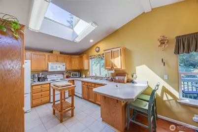 600 NE Lincoln Rd #35, Poulsbo, WA 98370 - Photo 9