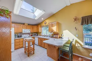 600 NE Lincoln Rd, Poulsbo, WA 98370 - Photo 9