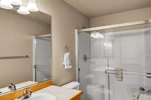 915 N Laurel Ln, Tacoma, WA 98406 - Photo 17