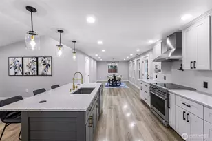 23448 Sherry Ln, Mount Vernon, WA 98274 - Photo 17