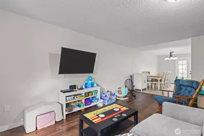 1711 4th Avenue NW, Puyallup, WA 98371 - Photo 3