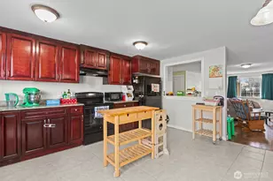 1711 4th Ave NW, Puyallup, WA 98371 - Photo 9