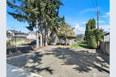 16714 Pleasant Beach Drive SE, Yelm, WA 98597 - Photo 33