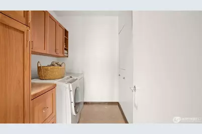 2716 Elliott Avenue #1204, Seattle, WA 98121 - Photo 19