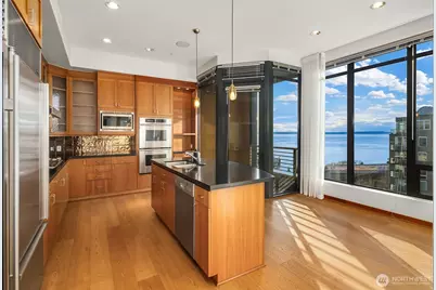 2716 Elliott Avenue #1204, Seattle, WA 98121 - Photo 3