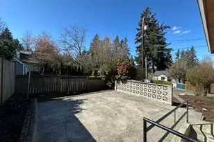 1253 NE 104th St, Seattle, WA 98125 - Photo 5